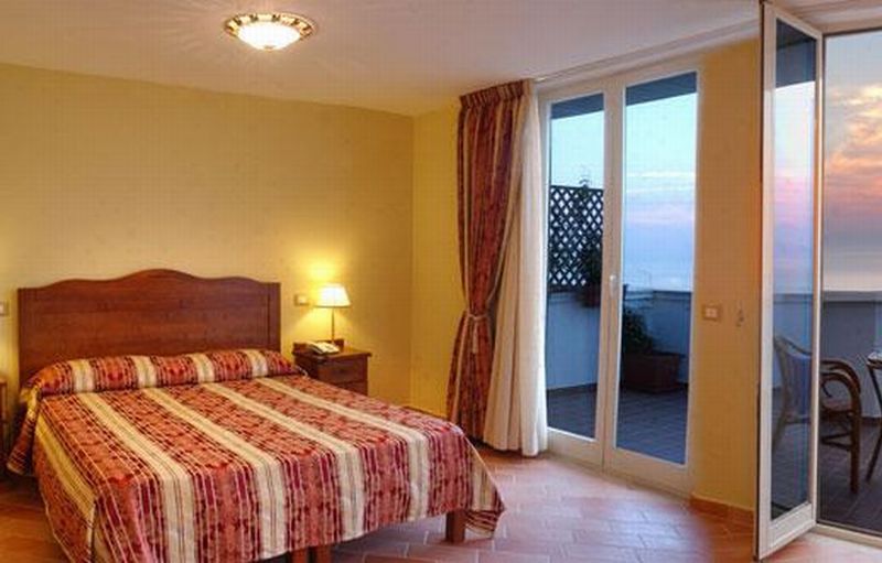 Hotel Baia ปาลีนูโร ภายนอก รูปภาพ