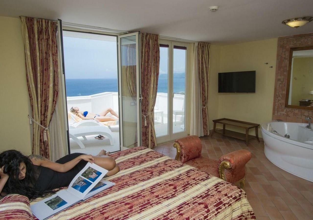 Hotel Baia ปาลีนูโร ภายนอก รูปภาพ