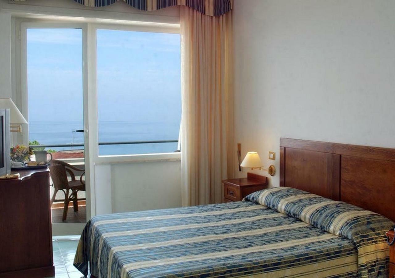 Hotel Baia ปาลีนูโร ภายนอก รูปภาพ