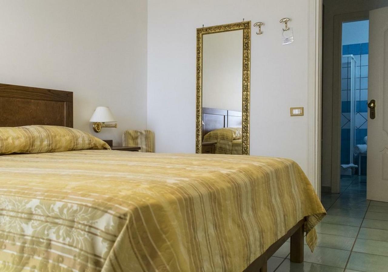 Hotel Baia ปาลีนูโร ภายนอก รูปภาพ